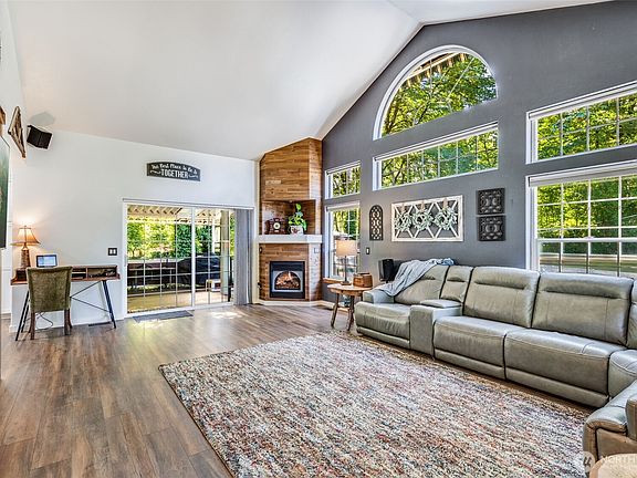 5th image of 4709 7th Avenue NE