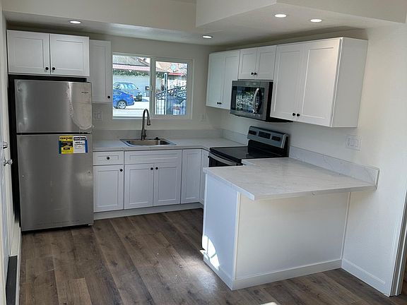 2nd image of 7952 Vanalden Ave