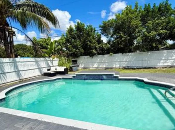 6781 Park St, Hollywood, FL 33024