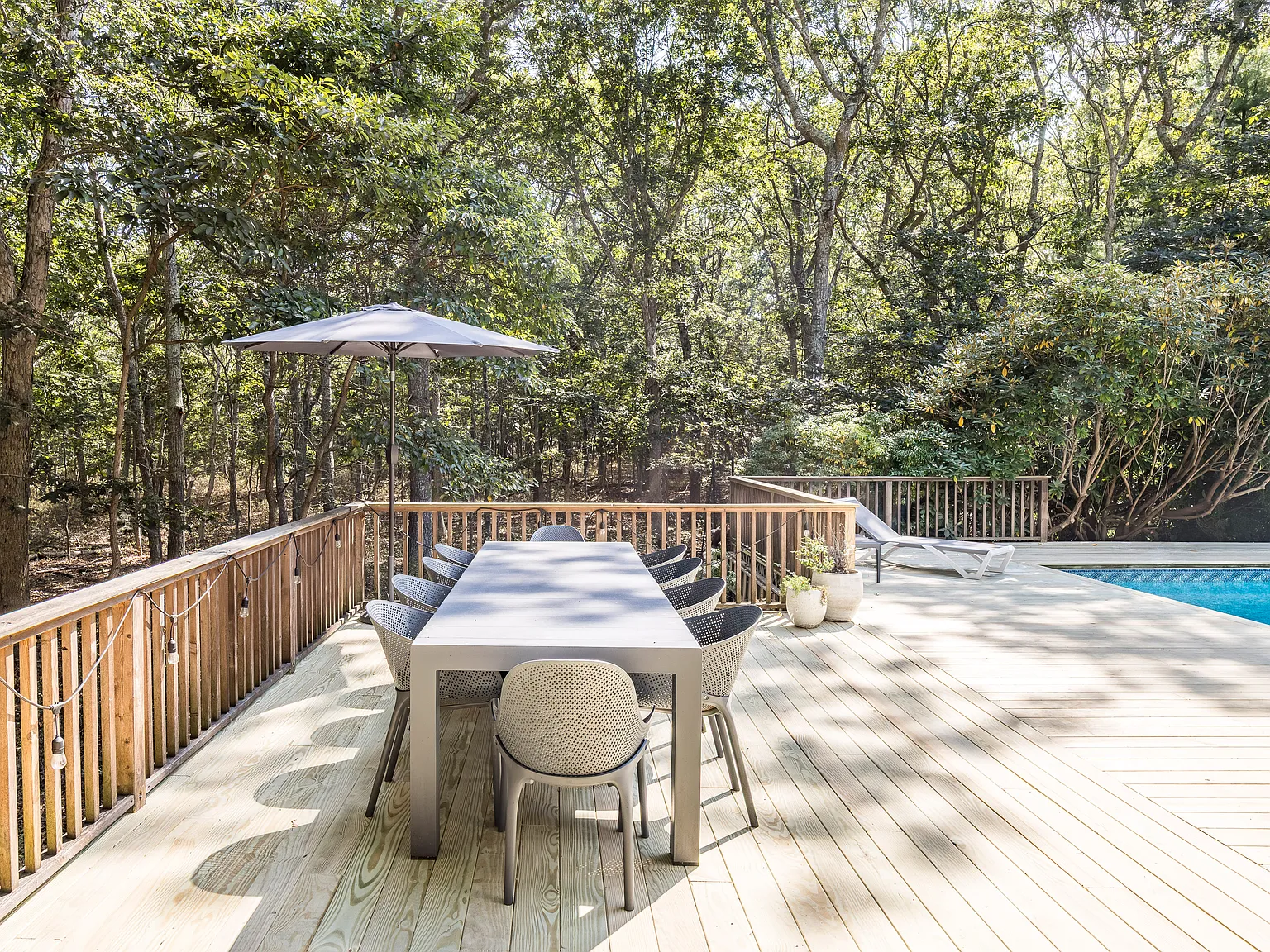Immaculate and Private Modern Beach House Near the Harbor — Photo 4