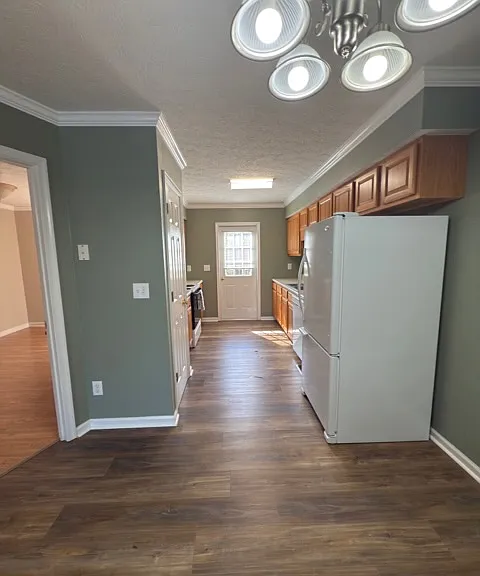 1048 Bridge Ave — Photo 6