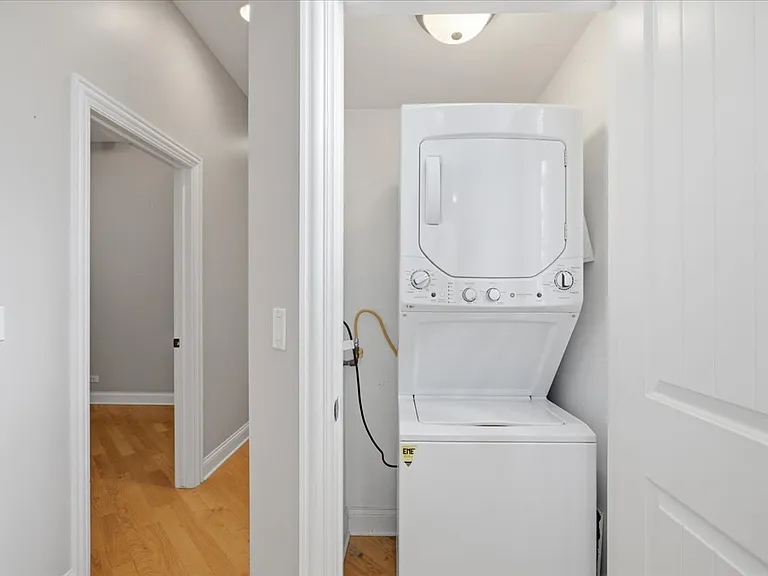 2151 W Warren Blvd #2 — Photo 8