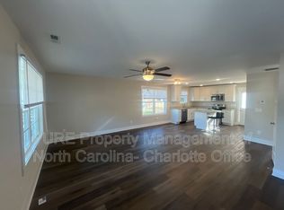 1402 E 1st St, Kannapolis, NC 28083