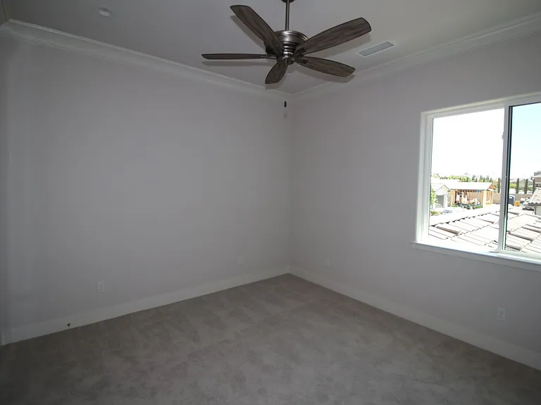 2104 Las Palmas — Photo 22
