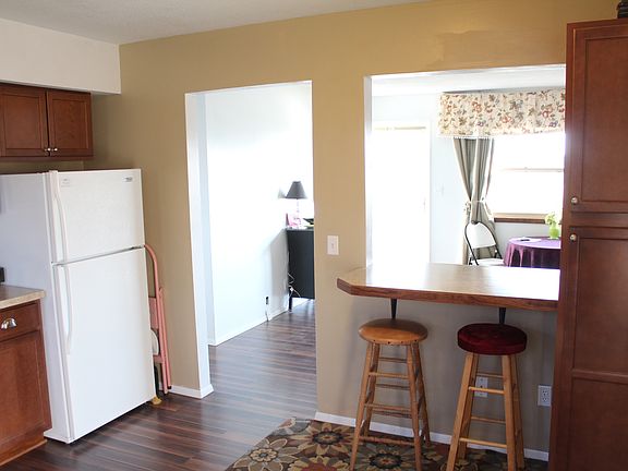 Kitchen Breakfast Bar