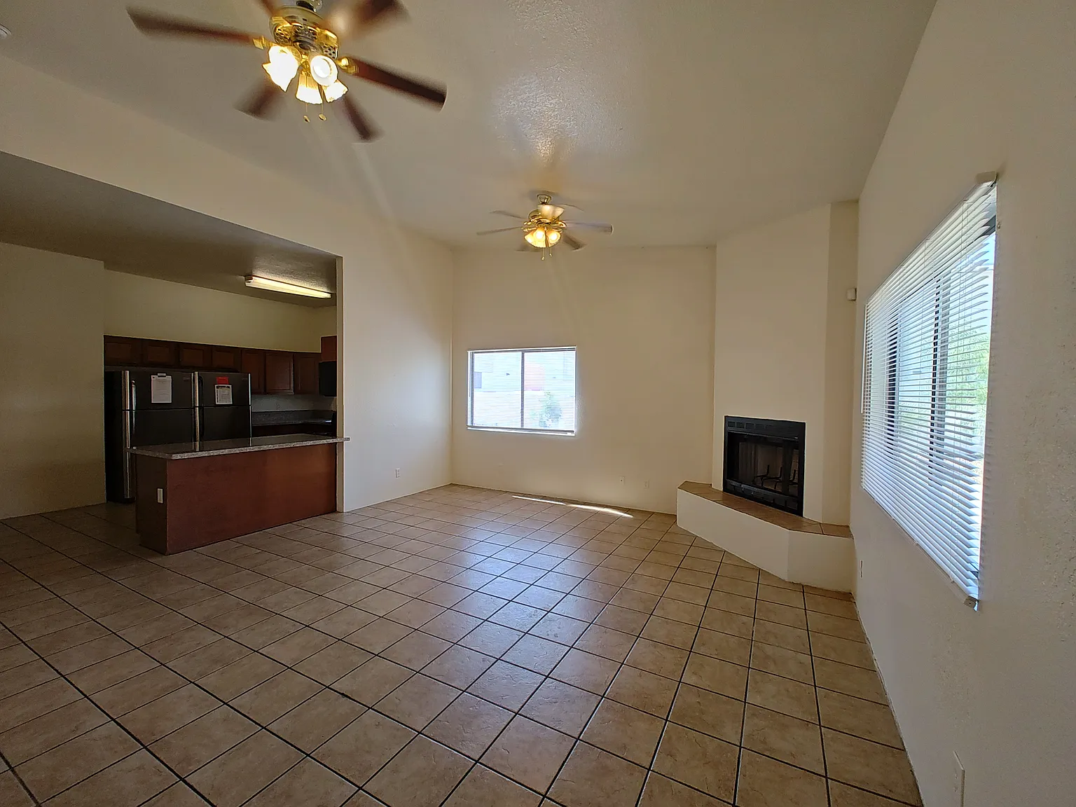 9 bed, 3260 sqft, $6,750 — Photo 3