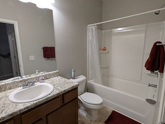 5th image of 3324 Estes Dr