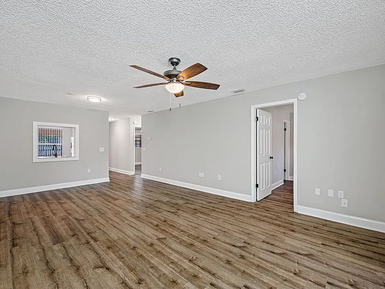 Armature Lake Apartments — Photo 10