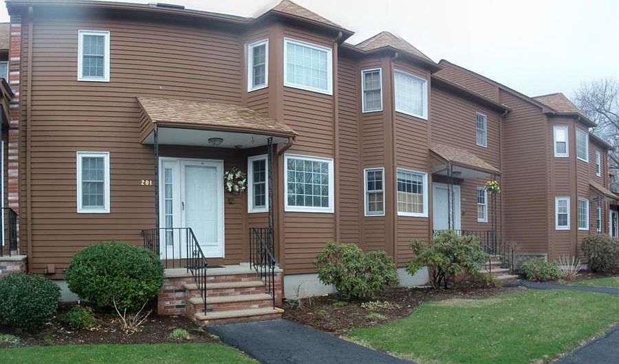 1st image of 201 Sherwood Forest Ln