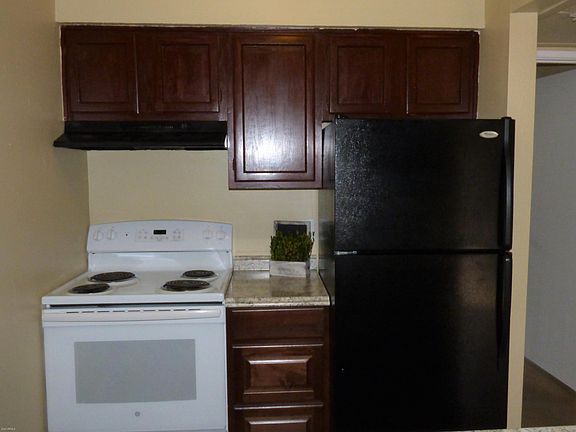 5th image of 2936 N 39th St APT 106