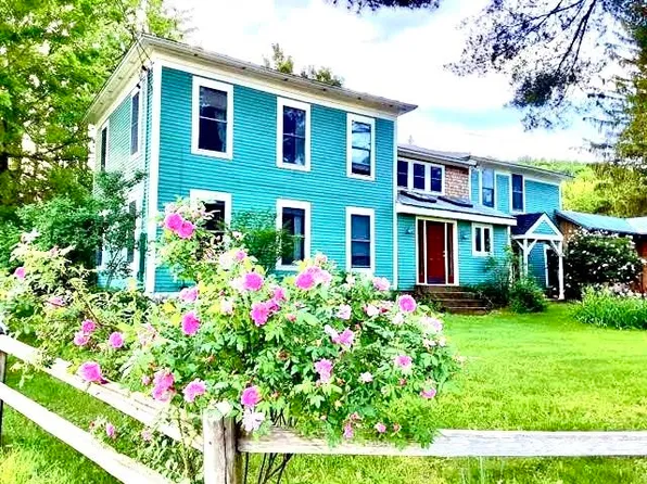 7 Green Mountain Road, Montgomery, VT 05870