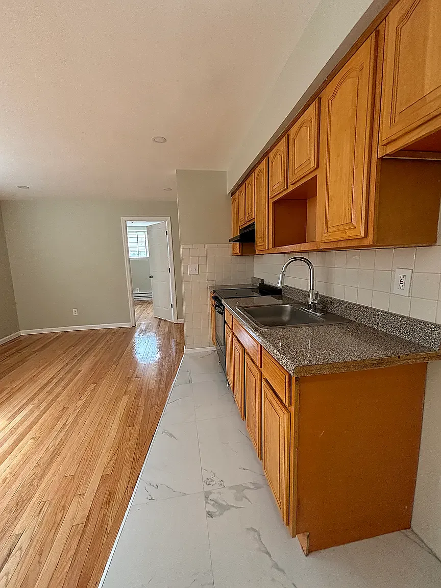 2 bed, 800 sqft, $1,994 — Photo 3