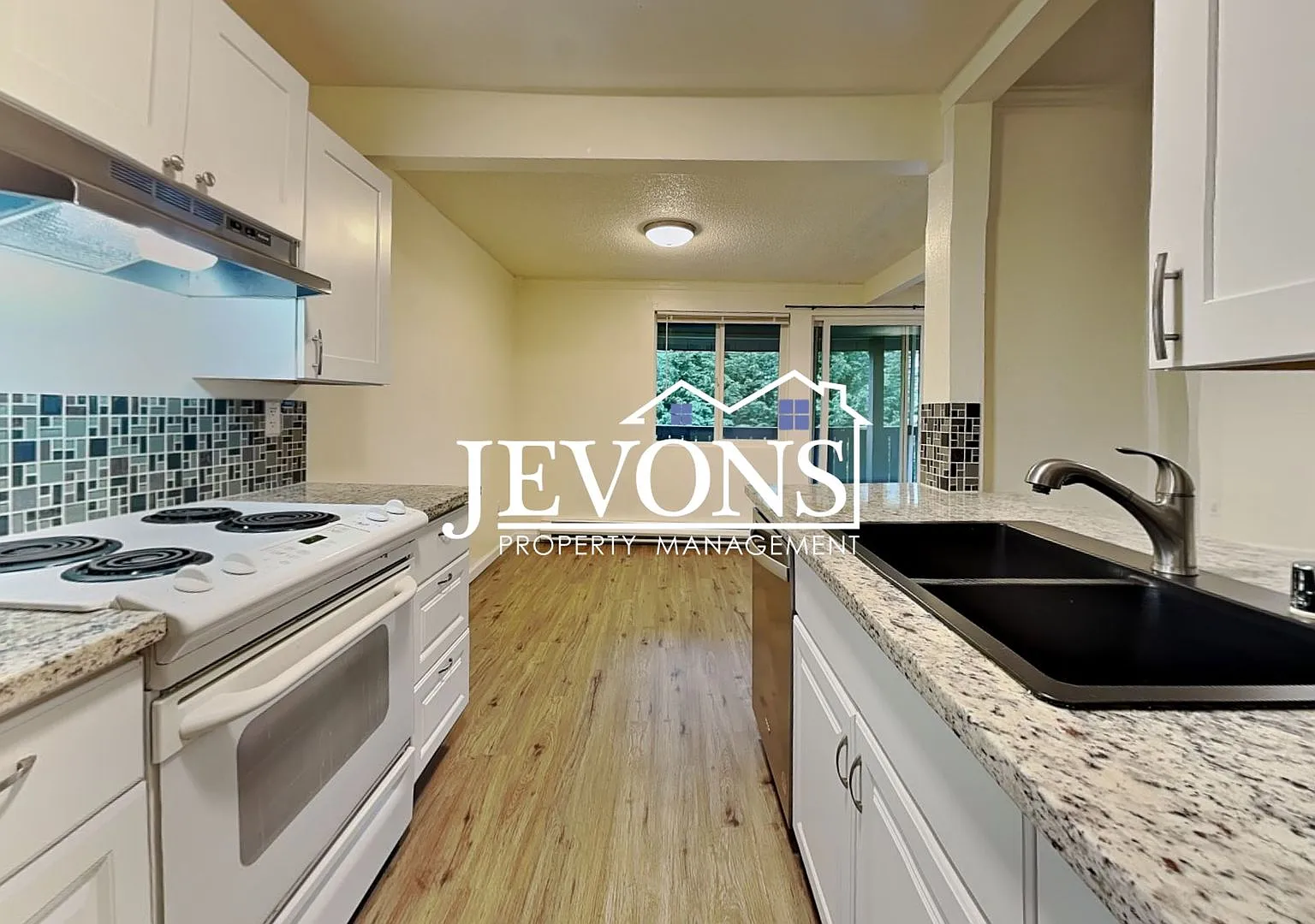 3915 Mason Loop Road Tacoma, WA 98409 — Photo 3