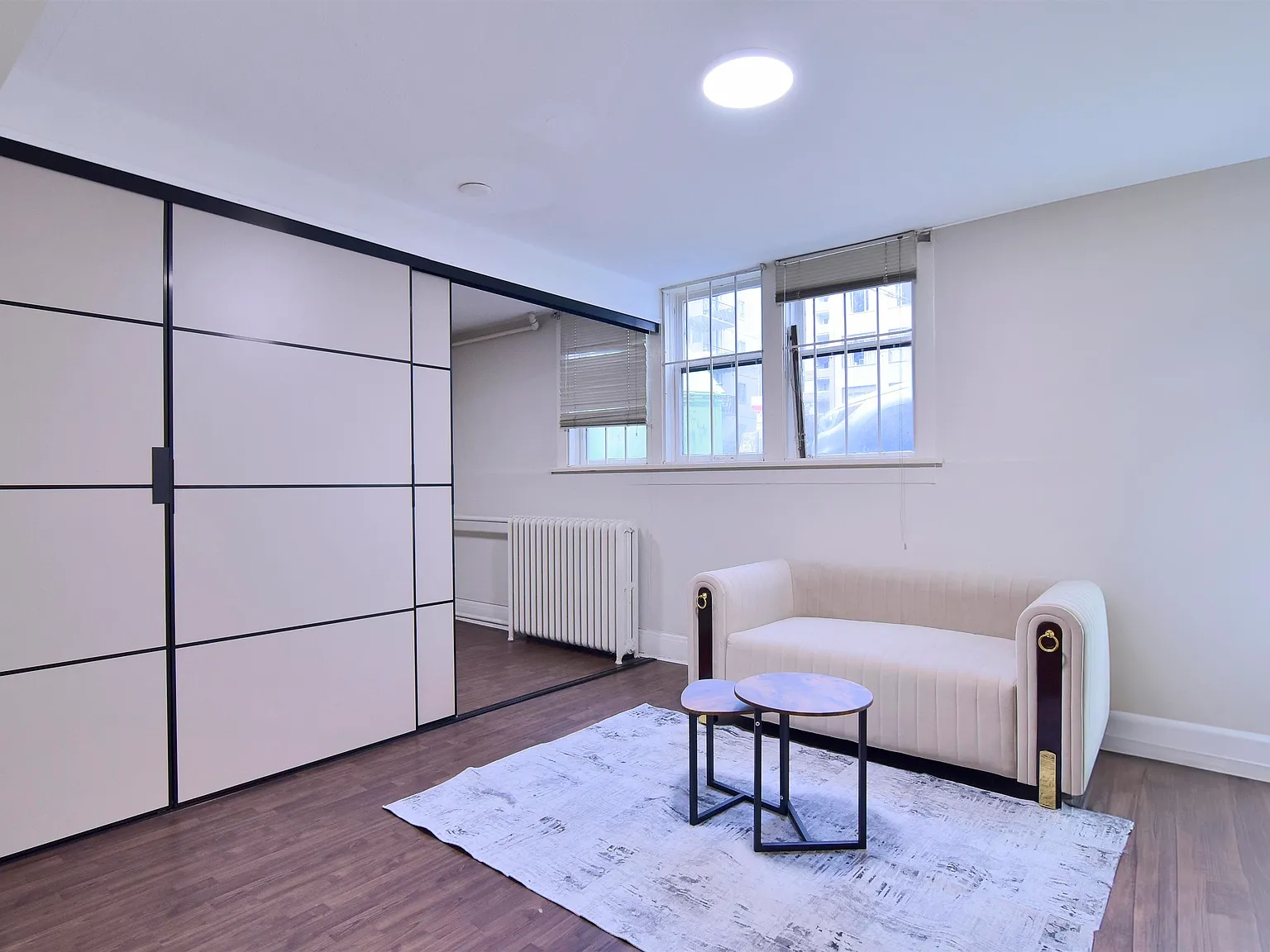 2 bed, 695 sqft, $2,990 — Photo 2