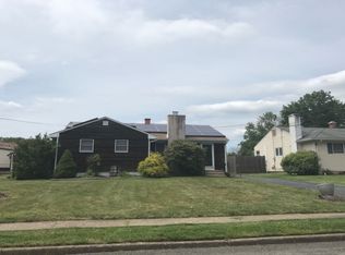 37 Hardwick Dr, Ewing, NJ 08638