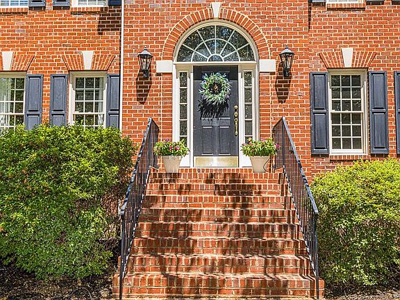 4th image of 5912 Leabrook Way