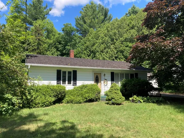 18 Scott Dr, Malone, NY 12953