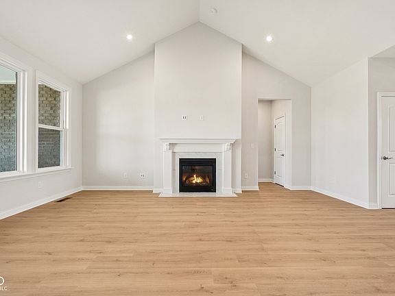 4th image of 3280 W 206th St