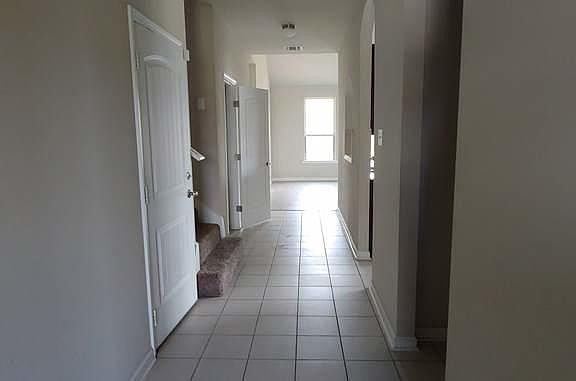 5th image of 100 Merrydale Ln