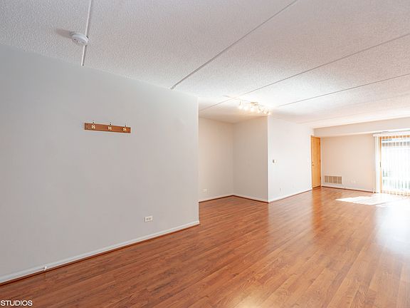 3rd image of 8710 W Evelyn Ln APT 102