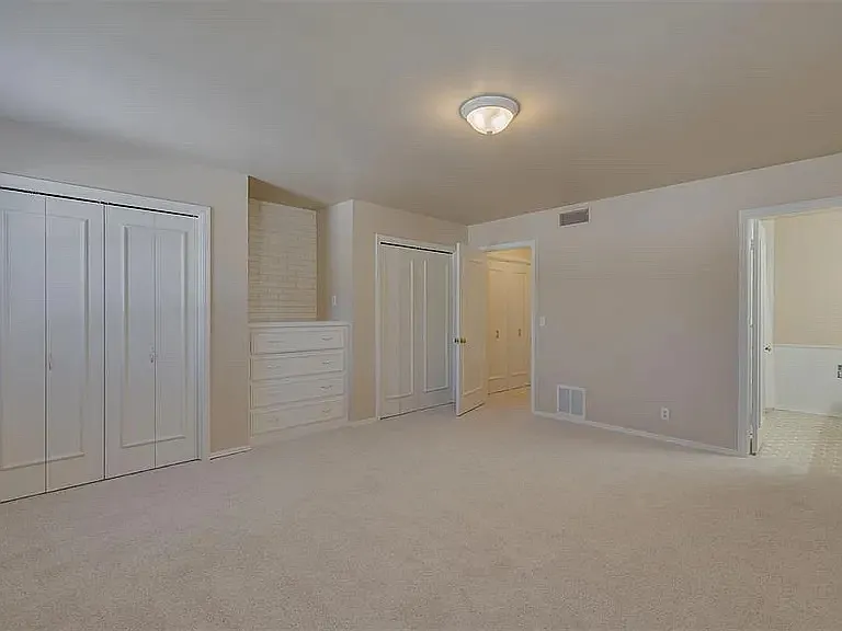 3057 W Wilshire Blvd — Photo 20