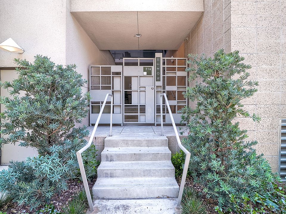 1st image of 425 W Beech St Unit 216