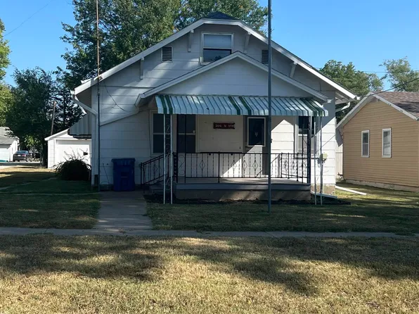 304 W 4th St, Waverly, KS 66871