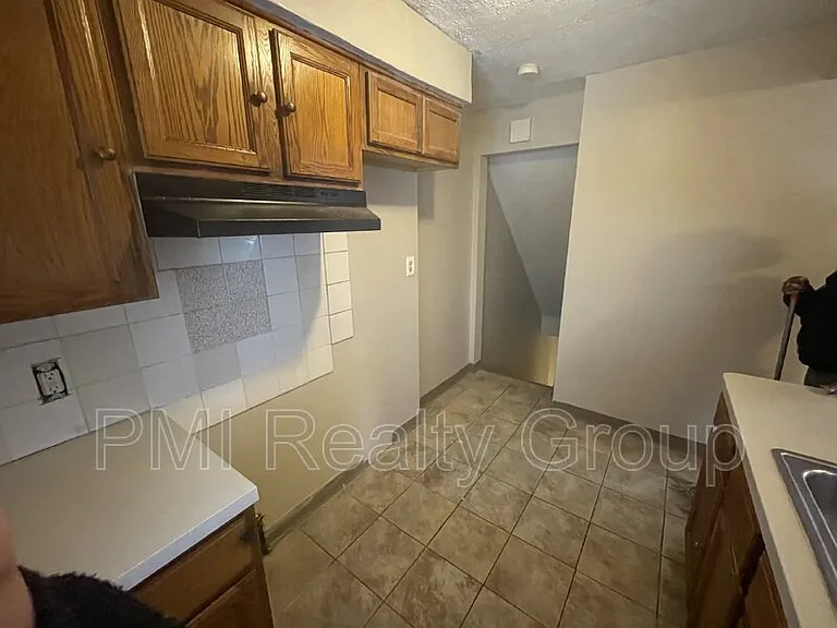 25561 Tungsten Rd — Photo 6