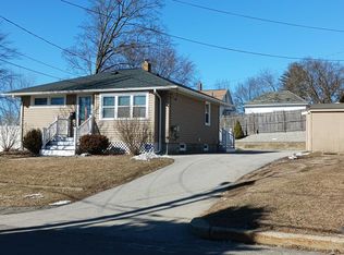 10 Laxson Ave, Manchester, NH 03103