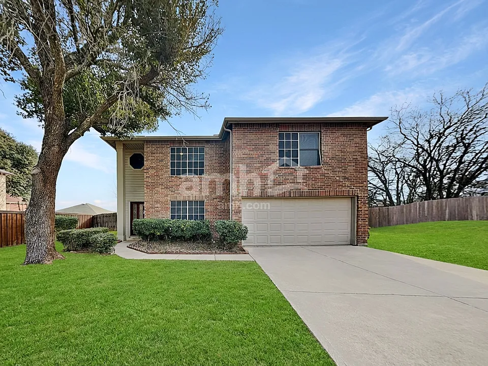 1312 Greenleaf Ct