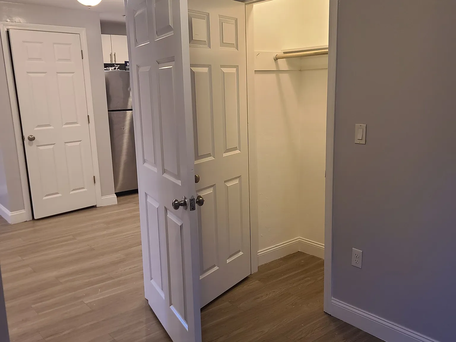 3 bed, 1100 sqft, $2,400 — Photo 4