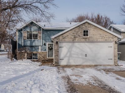 3741 10th St N, Fargo, ND, 58102