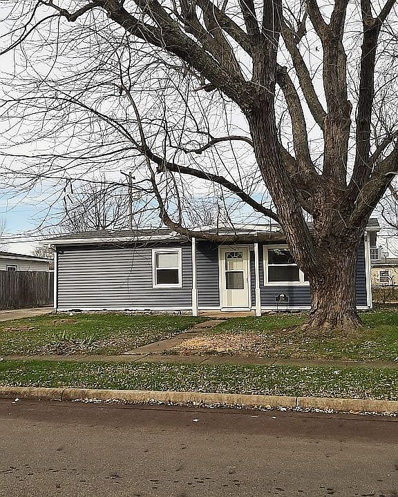 1st image of 221 Prentice Dr