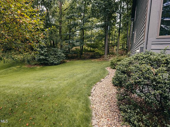 5th image of 307 Baker Ln