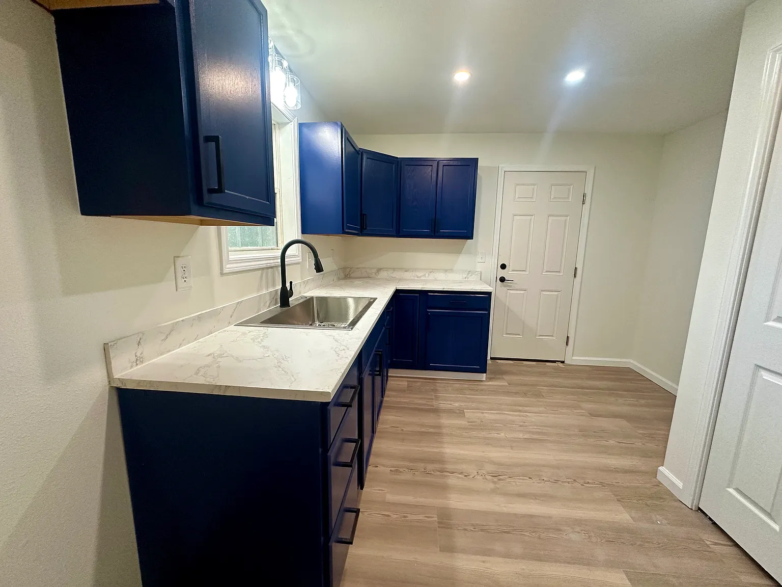 3 bed, 960 sqft, $1,250 — Photo 3
