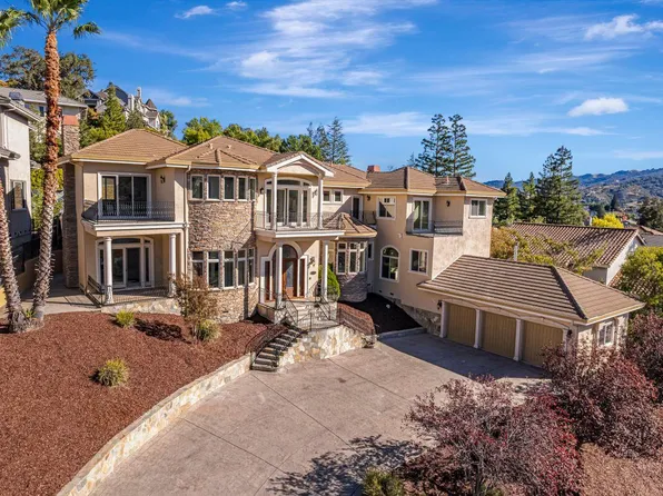 7076 Kindra Hill Dr, San Jose, CA 95120