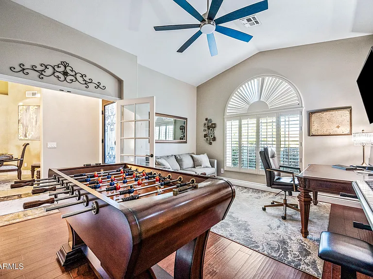 1817 E Willow Tree Ct — Photo 77