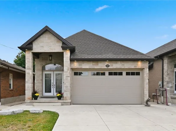 305 Caledon Ave, Hamilton, ON L9C 3C9