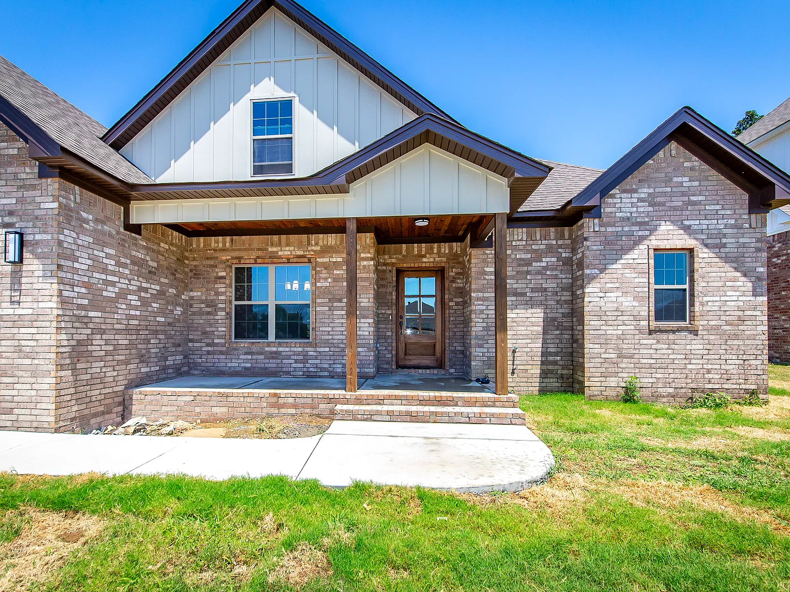 4 bed, 2260 sqft, $2,750 — Photo 1