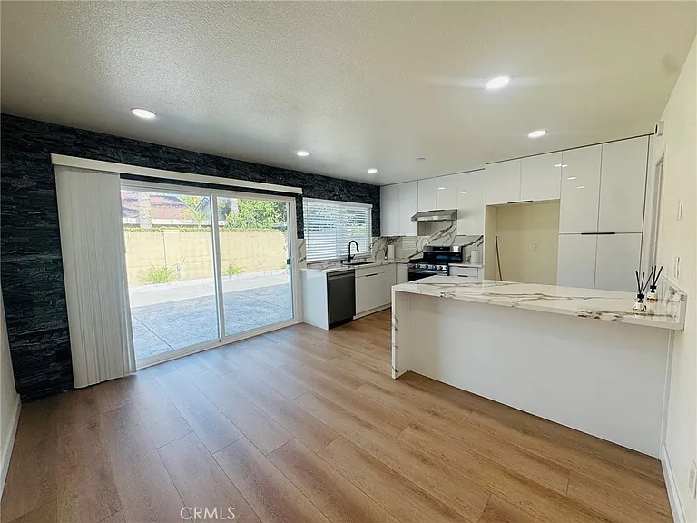 18316 Santana Ave — Photo 7