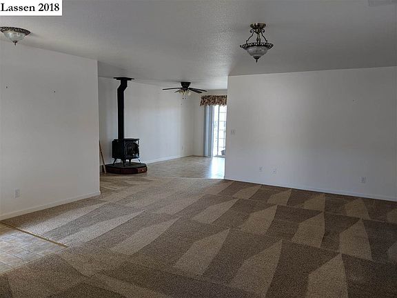 3rd image of 1050 Shadow Mountain Dr