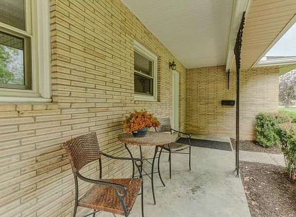 3rd image of 8623 Travis Ln