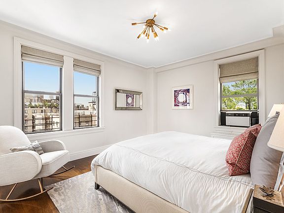 5th image of 255 W 84th St APT 12C