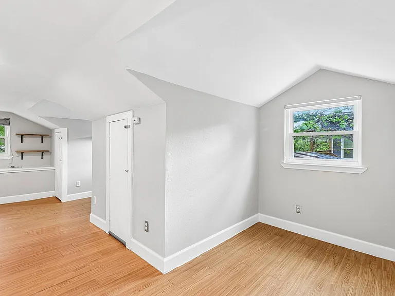 4315 Bellvue Ave — Photo 25