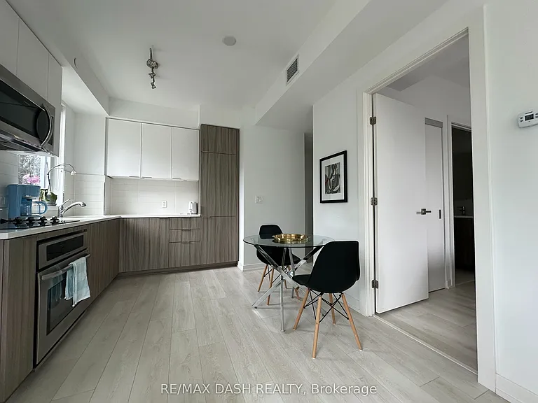 223 Saint Clair Ave W #215 — Photo 32
