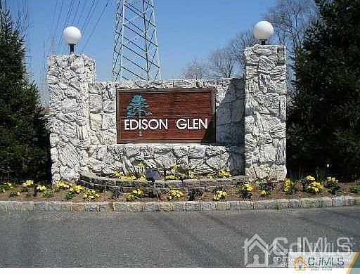 2nd image of 109 Edison Glen Ter
