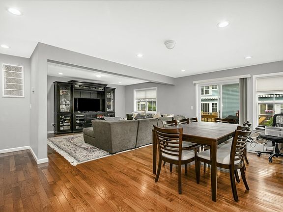 3rd image of 27-29 Broadlawn Dr #27-29
