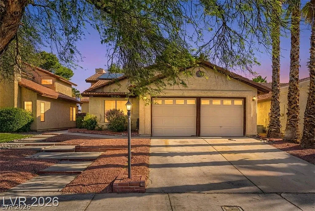 3 bed, 2.0 bath, 1443 sqft, $1,995 — Photo 2