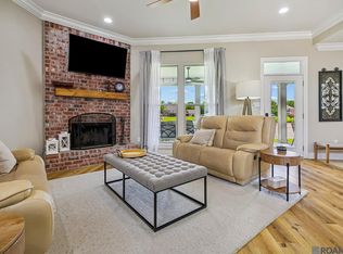 11440 River Highlands Dr, Saint Amant, LA 70774