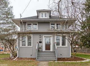 2470 Green Bay Rd, Highland Park, IL 60035